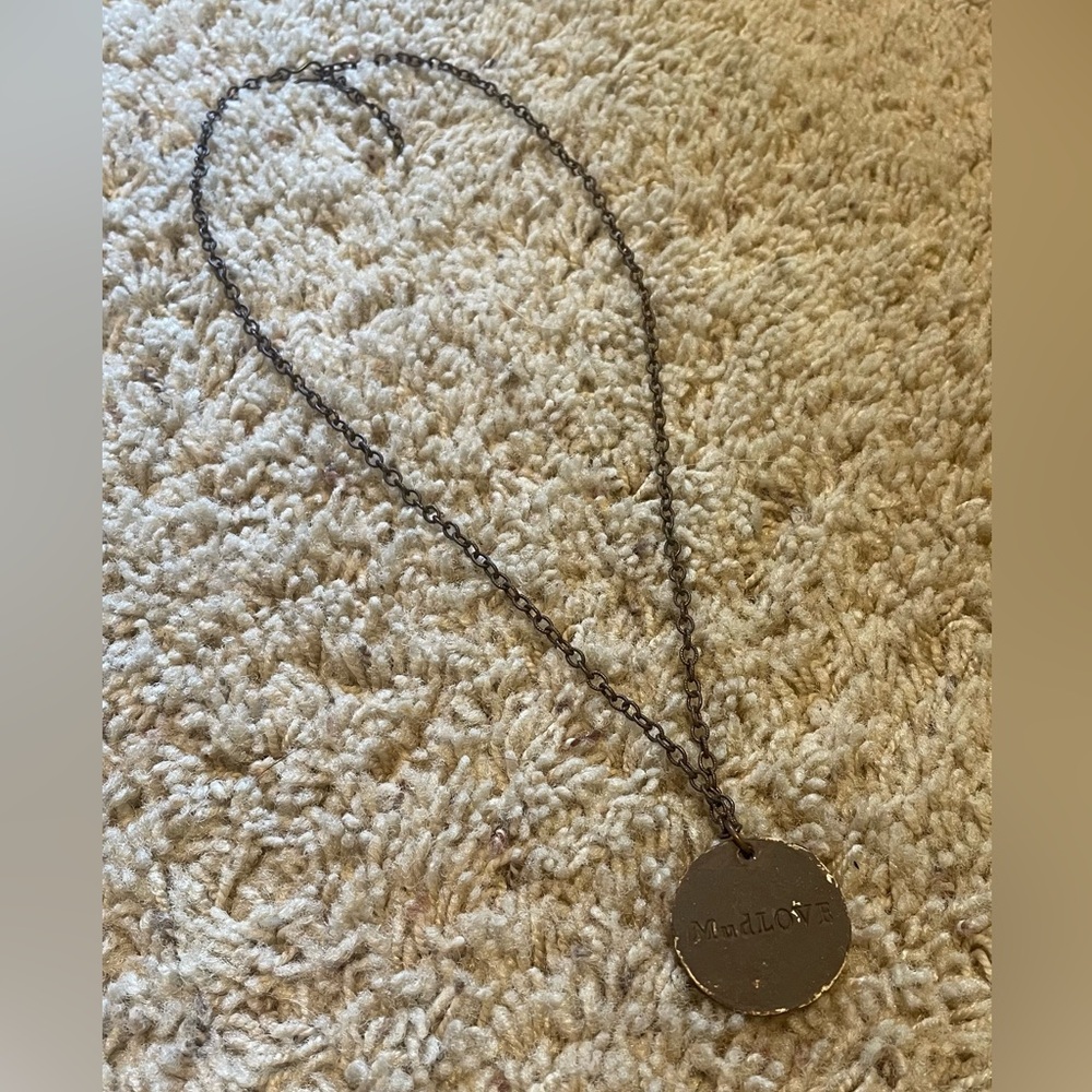 Elegant Bronze Chain Necklace